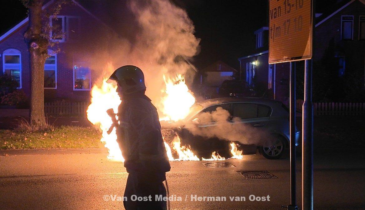 BMW uit 2009 ten prooi aan de vlammen (video) – Het laatste nieuws als eerste