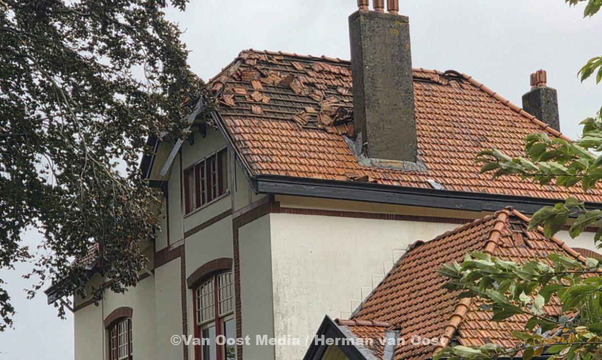 Korte windhoos richt veel schade aan in Drouwenermond – The photo only has value when it is taken