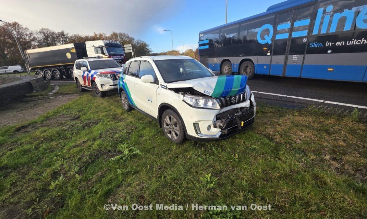 Veel schade bij aanrijding rotonde N34 bij Gieten. – The photo only has value when it is taken