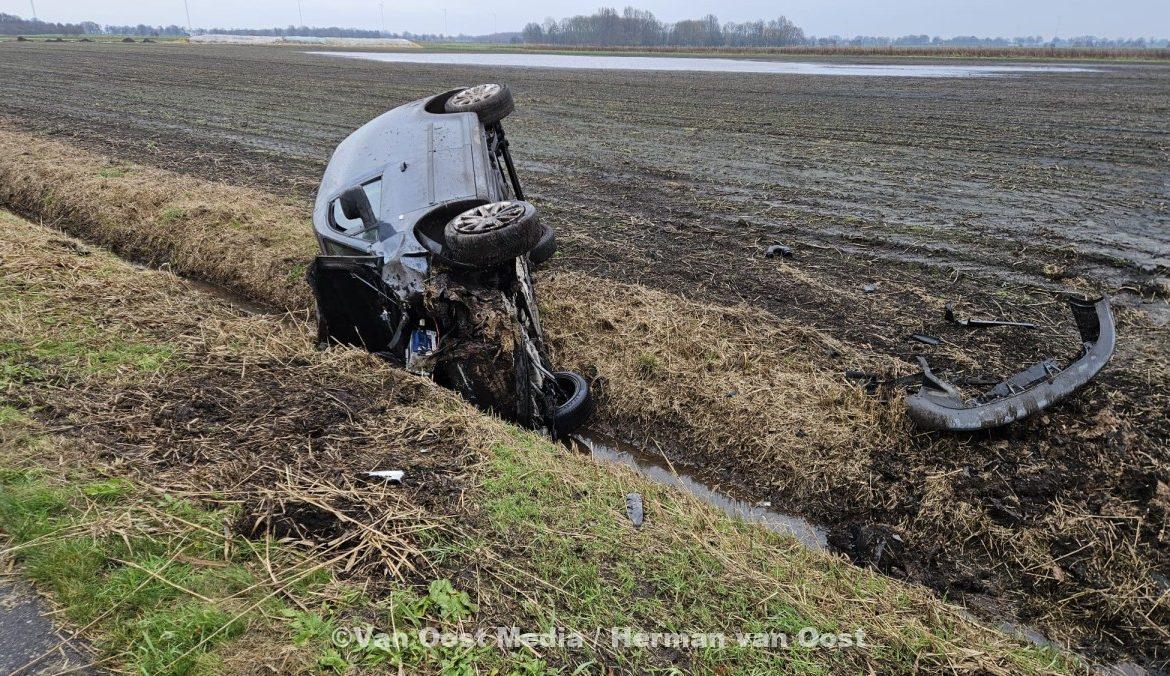Auto raakt van de weg op de Zandvoort (gieten) – The photo only has value when it is taken