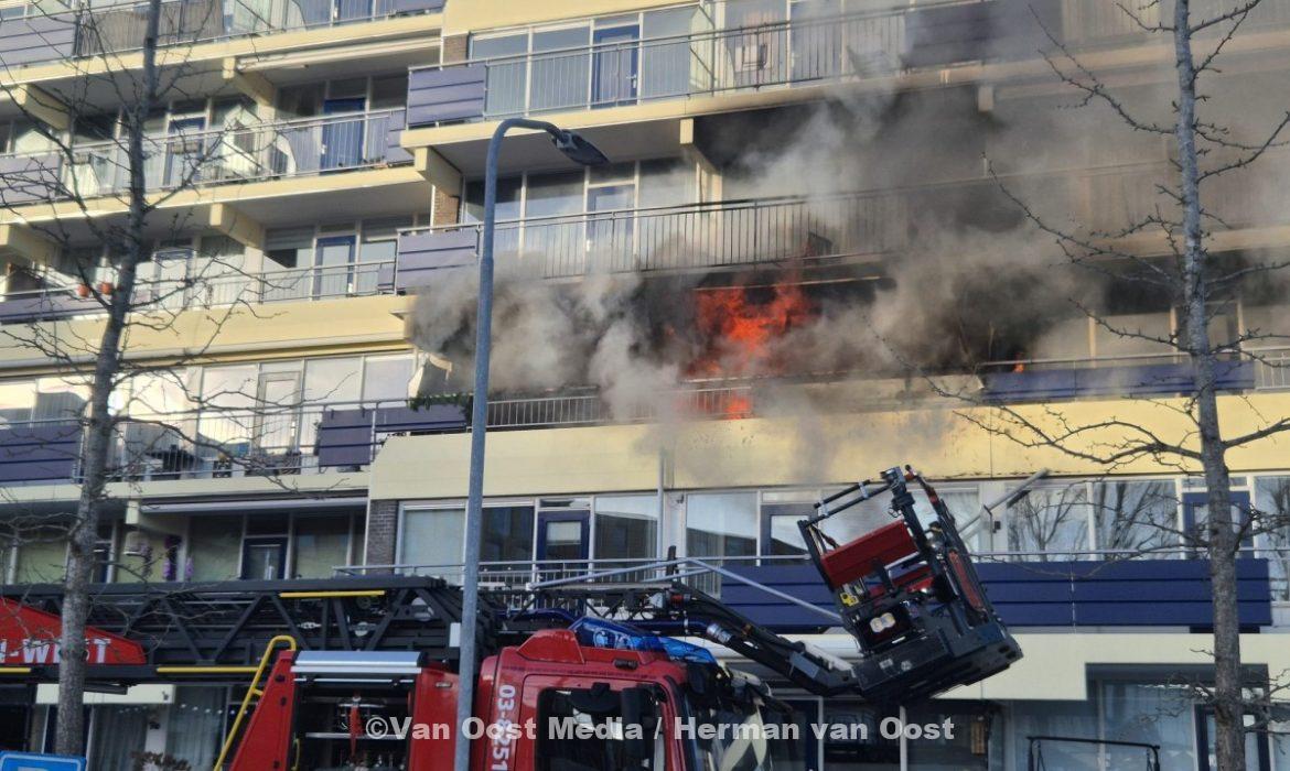 grote brand in Assen in Minervaflat aan Mercuriusplein – The photo only has value when it is taken