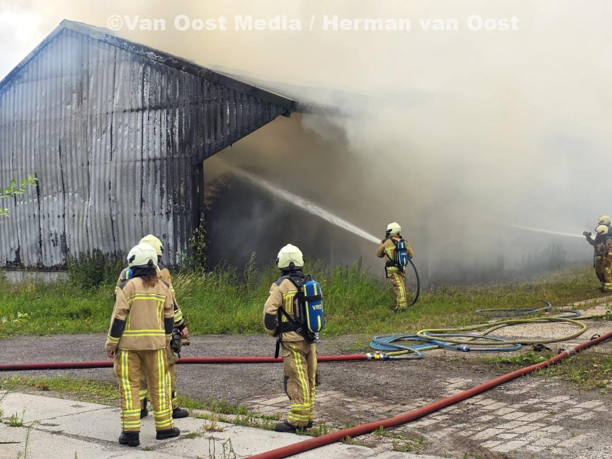 Kapschuur brand in Tynaarlo aan de Esweg (video) – Mooi dai d`r bint