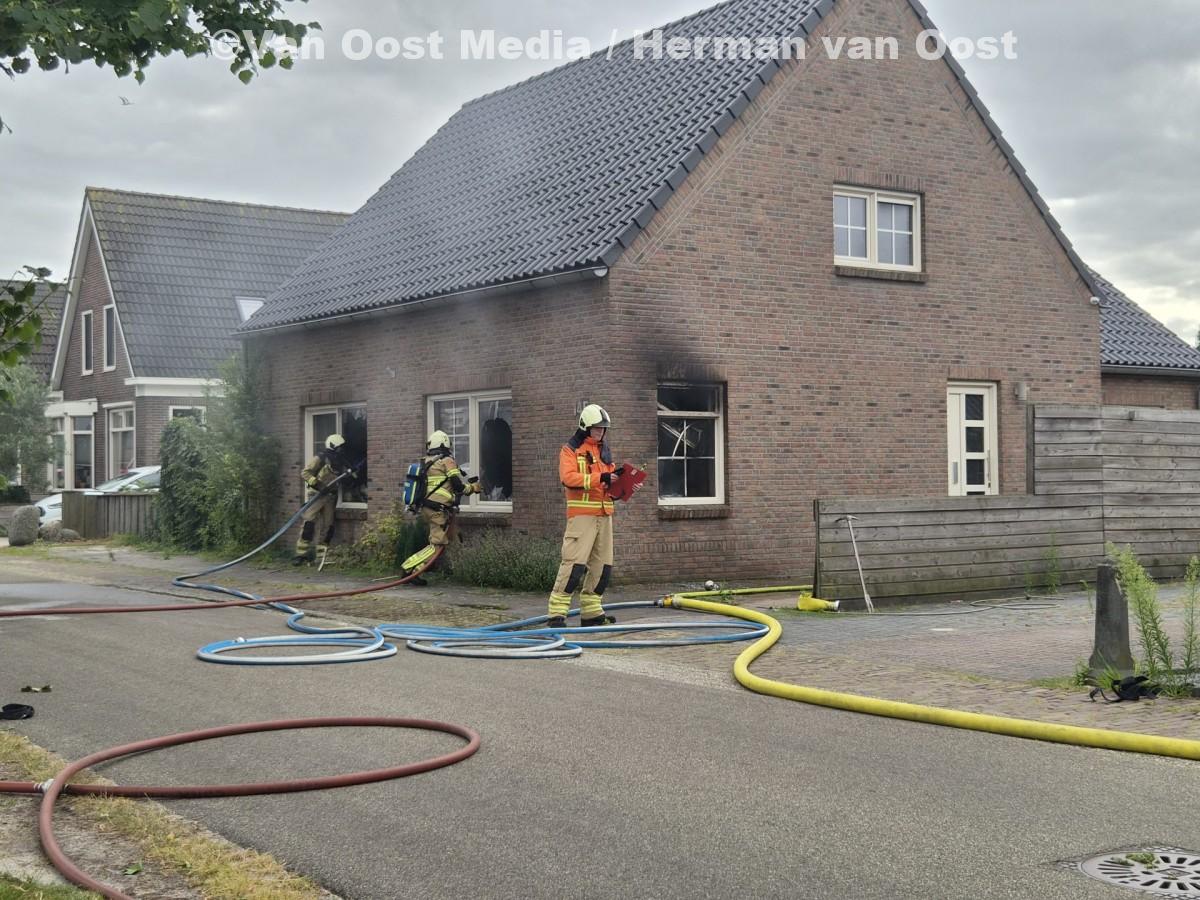 Uitslaande brand in woning Bovensmilde (video) – Mooi dai d`r bint
